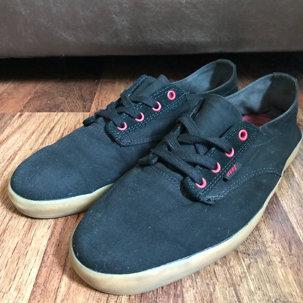 *Reef* Stanley Black & Gum Canvas Shoes
